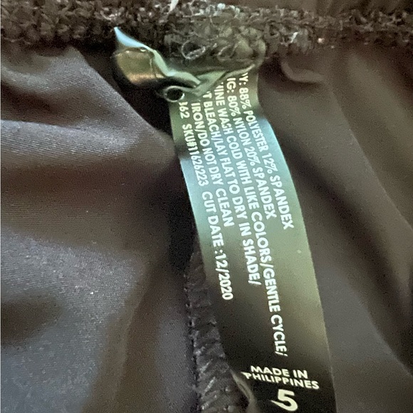 Torrid activewear shorts size 5 - Picture 2 of 2